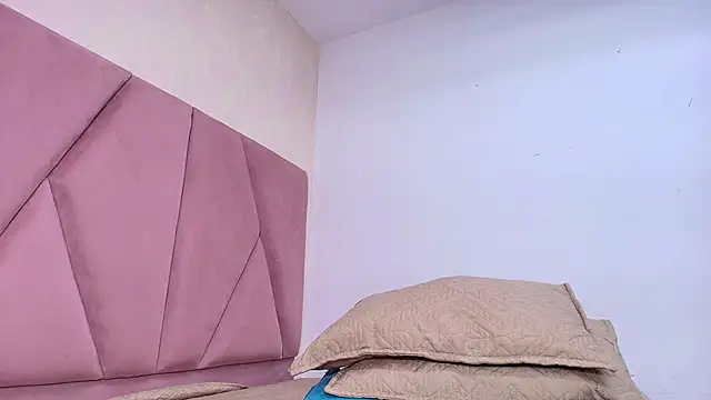 arl chloee online show from 02-25-25, 03:09