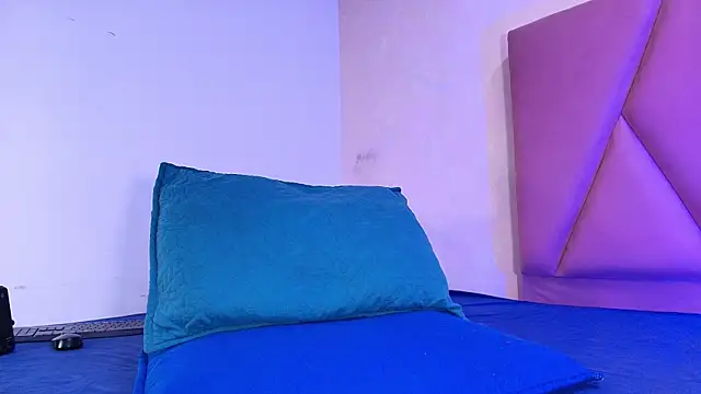 arl chloee online show from 09-26-25, 03:10