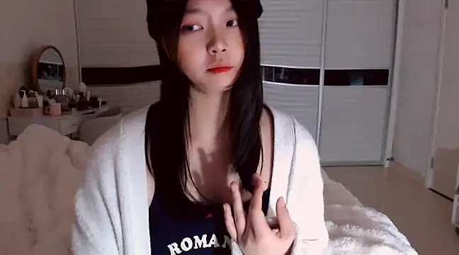 -Lucky Girl online show from 01-18-25, 11:43