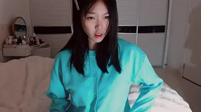 -Lucky Girl online show from 02-13-25, 02:12