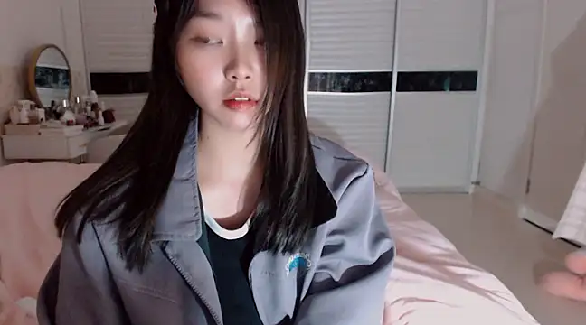 -Lucky Girl online show from 02-19-25, 02:55