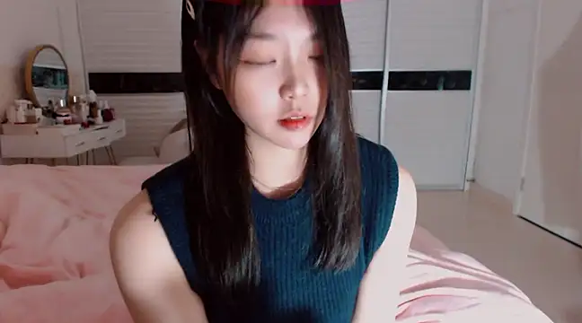 -Lucky Girl online show from 02-20-25, 11:42