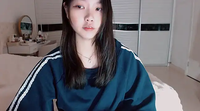 -Lucky Girl online show from 03-02-25, 01:04