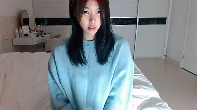 -Lucky Girl online show from 10-17-25, 05:10