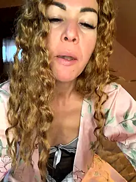 Snapshot of tmona1917 chatting on 12-15-25, 09:46 tmona1917 online show from 12-15-25, 09:46