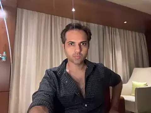 Snapshot of immog727 chatting on 02-11-25, 06:01 immog727 online show from 02-11-25, 06:01