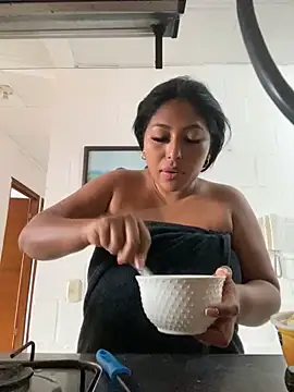 emmyjhonson07 online show from 12-04-24, 01:09