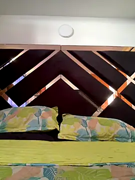 emmyjhonson07 online show from 09-11-25, 01:55