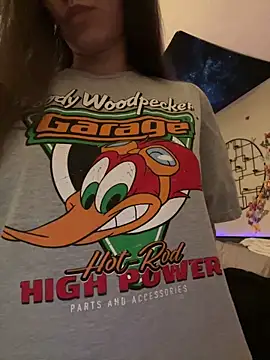 Snapshot of _Neeka_ chatting on 01-20-25, 02:03 Neeka online show from 01-20-25, 02:03