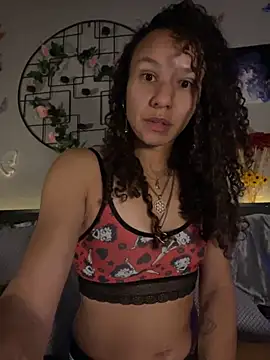 Snapshot of _Neeka_ chatting on 10-13-25, 03:17 Neeka online show from 10-13-25, 03:17