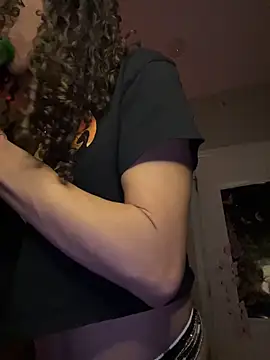 Snapshot of _Neeka_ chatting on 02-27-26, 03:50 Neeka online show from 02-27-26, 03:50