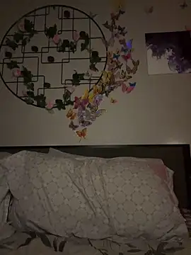 Snapshot of _Neeka_ chatting on 03-23-26, 03:32 Neeka online show from 03-23-26, 03:32