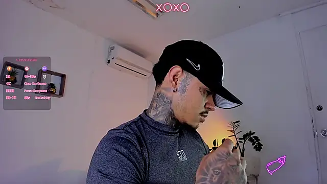 JordanSmiith  online show from 02-05-25, 08:14