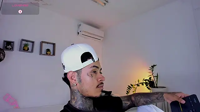 JordanSmiith  online show from 02-12-25, 11:09