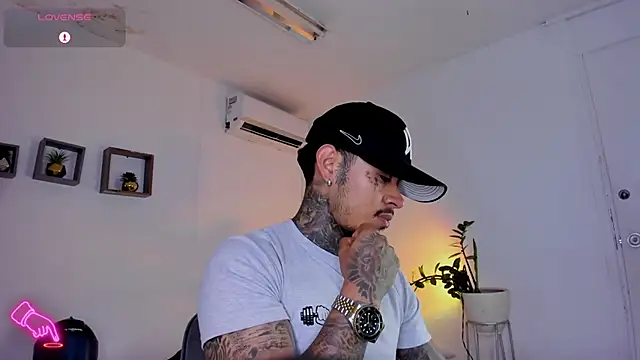 JordanSmiith  online show from 02-14-25, 02:28