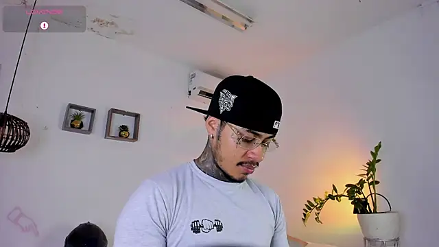 JordanSmiith  online show from 02-23-25, 02:57