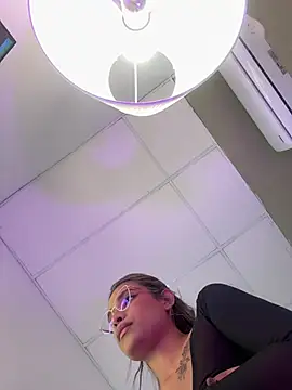 Snapshot of maykka chatting on 02-12-25, 11:41 maykka online show from 02-12-25, 11:41