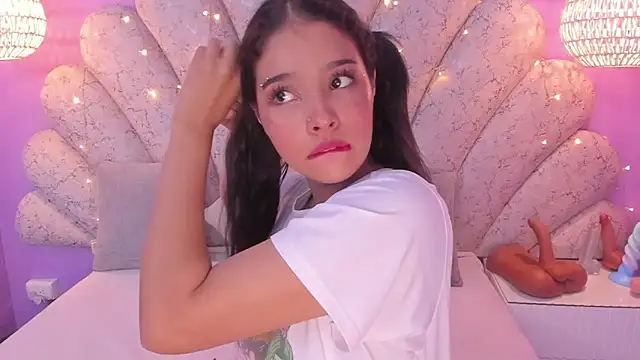 chloe watson  online show from 03-02-25, 08:07