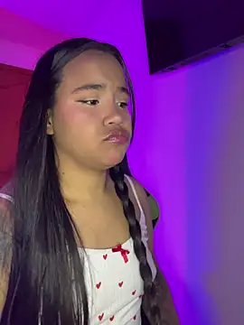 leila 22 online show from 10-23-25, 07:18