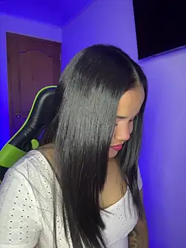 leila 22 online show from 04-14-26, 07:25