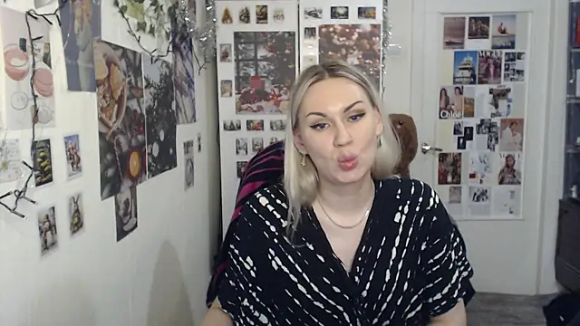 Snapshot of CapriScorpion chatting on 12-29-24, 06:16 CapriScorpion online show from 12-29-24, 06:16