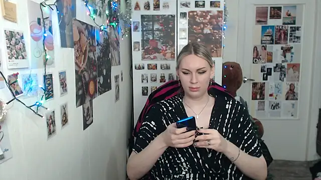 Snapshot of CapriScorpion chatting on 12-30-24, 09:59 CapriScorpion online show from 12-30-24, 09:59