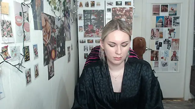 Snapshot of CapriScorpion chatting on 01-05-25, 01:15 CapriScorpion online show from 01-05-25, 01:15