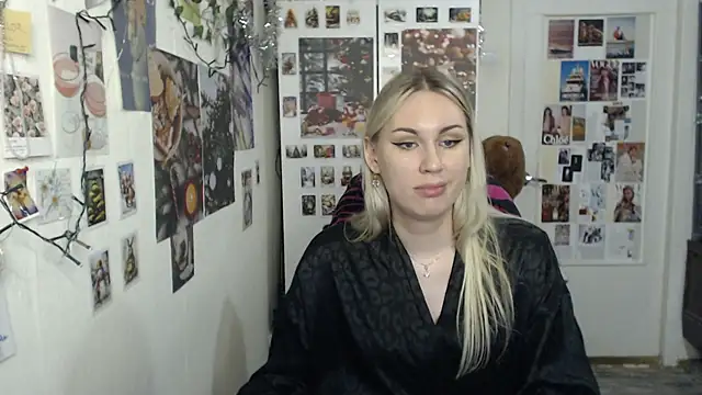 Snapshot of CapriScorpion chatting on 01-05-25, 04:16 CapriScorpion online show from 01-05-25, 04:16