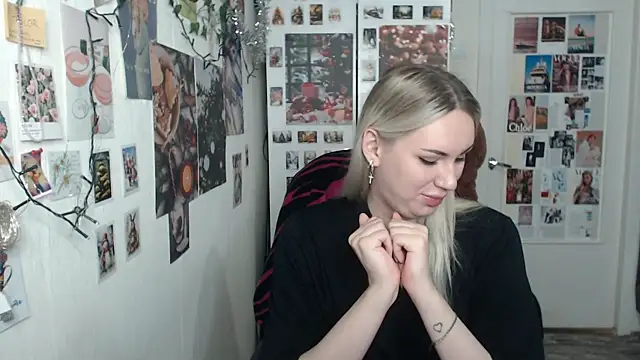 Snapshot of CapriScorpion chatting on 01-11-25, 02:04 CapriScorpion online show from 01-11-25, 02:04