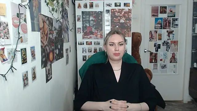 Snapshot of CapriScorpion chatting on 01-28-25, 05:35 CapriScorpion online show from 01-28-25, 05:35