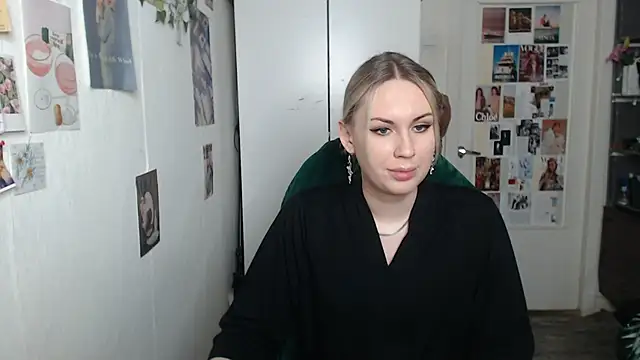 Snapshot of CapriScorpion chatting on 02-05-25, 11:23 CapriScorpion online show from 02-05-25, 11:23