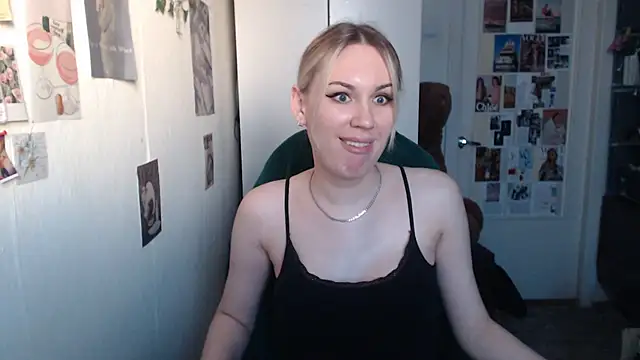 Snapshot of CapriScorpion chatting on 02-07-25, 01:43 CapriScorpion online show from 02-07-25, 01:43