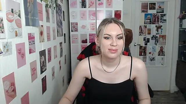 Snapshot of CapriScorpion chatting on 02-13-25, 01:05 CapriScorpion online show from 02-13-25, 01:05