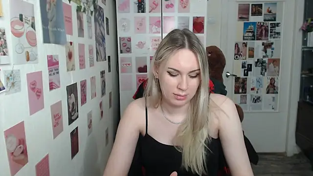 Snapshot of CapriScorpion chatting on 02-13-25, 04:07 CapriScorpion online show from 02-13-25, 04:07