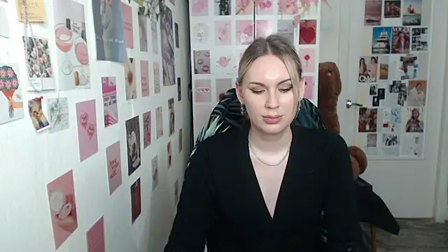 Snapshot of CapriScorpion chatting on 02-25-25, 05:25 CapriScorpion online show from 02-25-25, 05:25