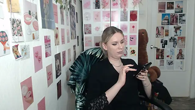 Snapshot of CapriScorpion chatting on 03-03-25, 02:59 CapriScorpion online show from 03-03-25, 02:59