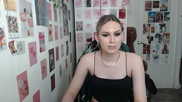 Snapshot of CapriScorpion chatting on 03-06-25, 01:35 CapriScorpion online show from 03-06-25, 01:35