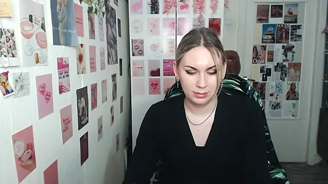 Snapshot of CapriScorpion chatting on 03-12-25, 04:35 CapriScorpion online show from 03-12-25, 04:35