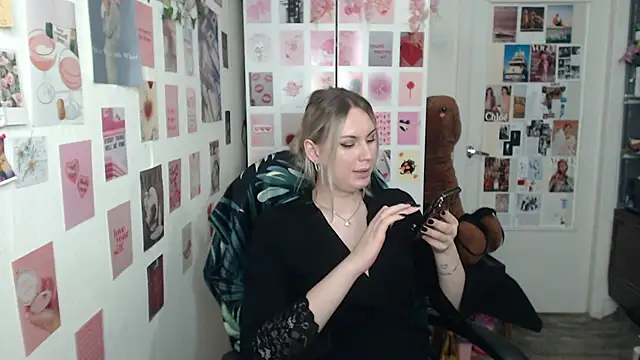 Snapshot of CapriScorpion chatting on 03-13-25, 04:45 CapriScorpion online show from 03-13-25, 04:45