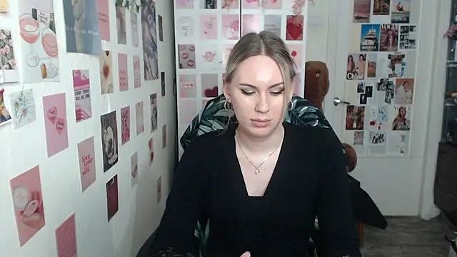 Snapshot of CapriScorpion chatting on 03-14-25, 04:30 CapriScorpion online show from 03-14-25, 04:30