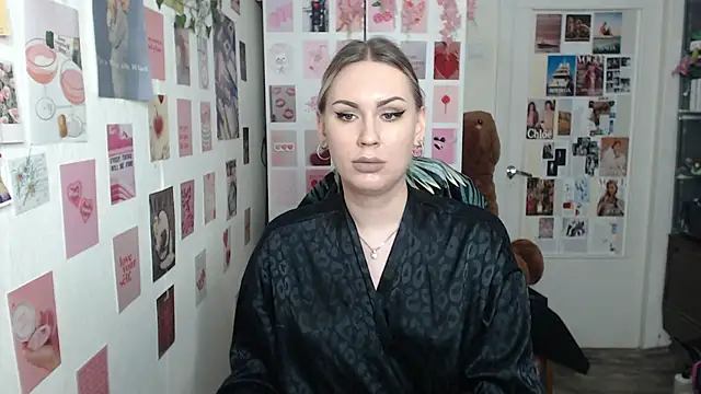 Snapshot of CapriScorpion chatting on 03-17-25, 02:45 CapriScorpion online show from 03-17-25, 02:45