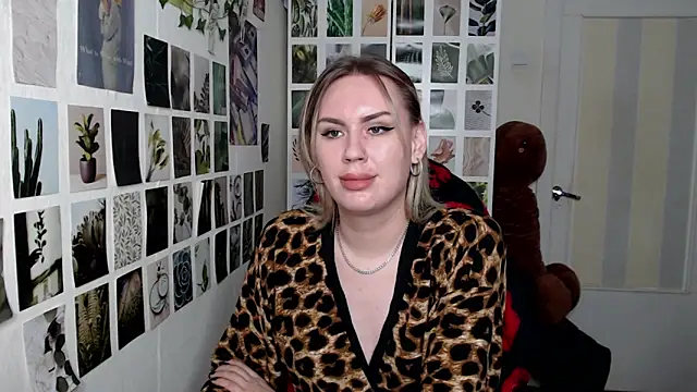 Snapshot of CapriScorpion chatting on 09-17-25, 01:46 CapriScorpion online show from 09-17-25, 01:46