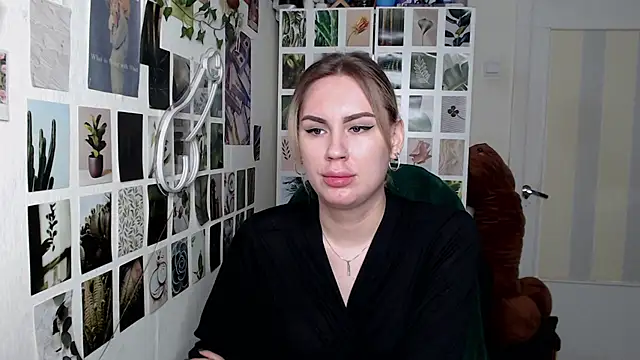 Snapshot of CapriScorpion chatting on 10-02-25, 09:27 CapriScorpion online show from 10-02-25, 09:27