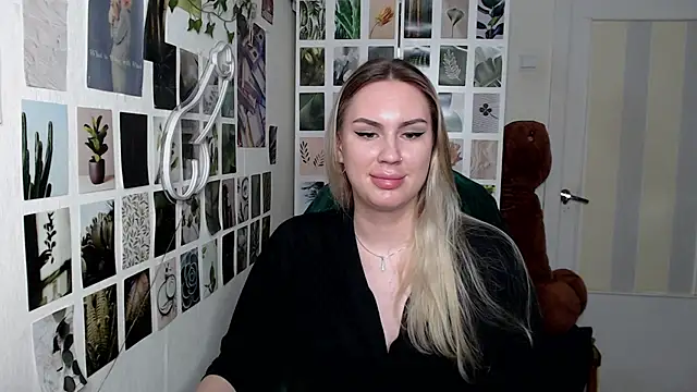 Snapshot of CapriScorpion chatting on 10-03-25, 01:41 CapriScorpion online show from 10-03-25, 01:41