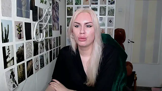 Snapshot of CapriScorpion chatting on 10-05-25, 02:26 CapriScorpion online show from 10-05-25, 02:26