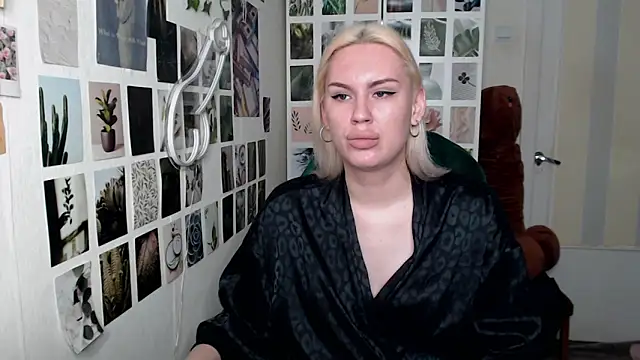 Snapshot of CapriScorpion chatting on 10-18-25, 10:38 CapriScorpion online show from 10-18-25, 10:38