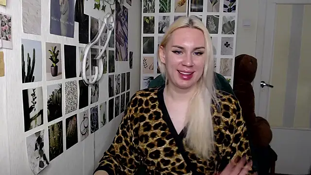 Snapshot of CapriScorpion chatting on 10-26-25, 05:41 CapriScorpion online show from 10-26-25, 05:41