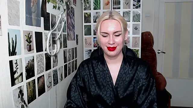 Snapshot of CapriScorpion chatting on 10-30-25, 11:22 CapriScorpion online show from 10-30-25, 11:22