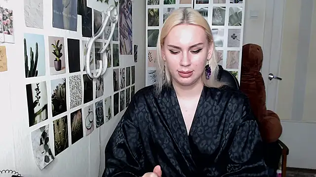 Snapshot of CapriScorpion chatting on 10-31-25, 10:38 CapriScorpion online show from 10-31-25, 10:38