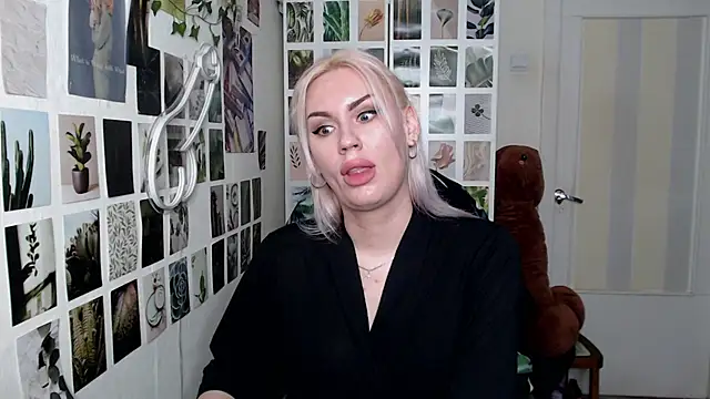 Snapshot of CapriScorpion chatting on 11-14-25, 10:36 CapriScorpion online show from 11-14-25, 10:36